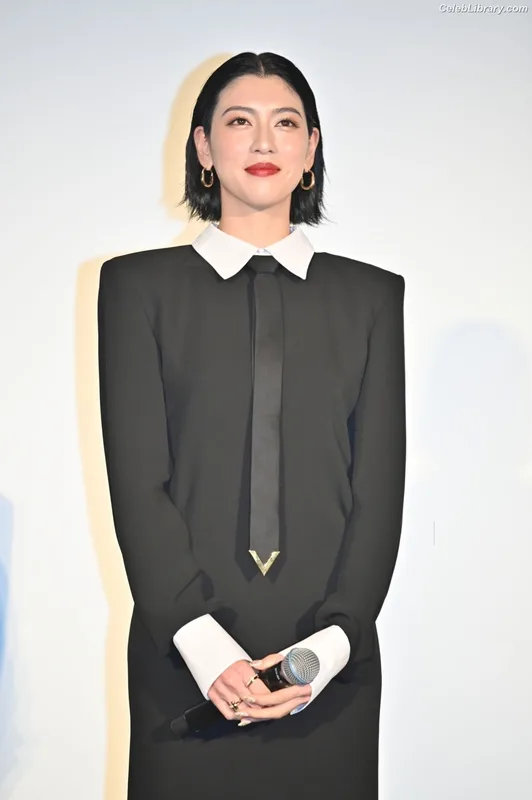 Ayaka Miyoshi photo 2 of 1210
