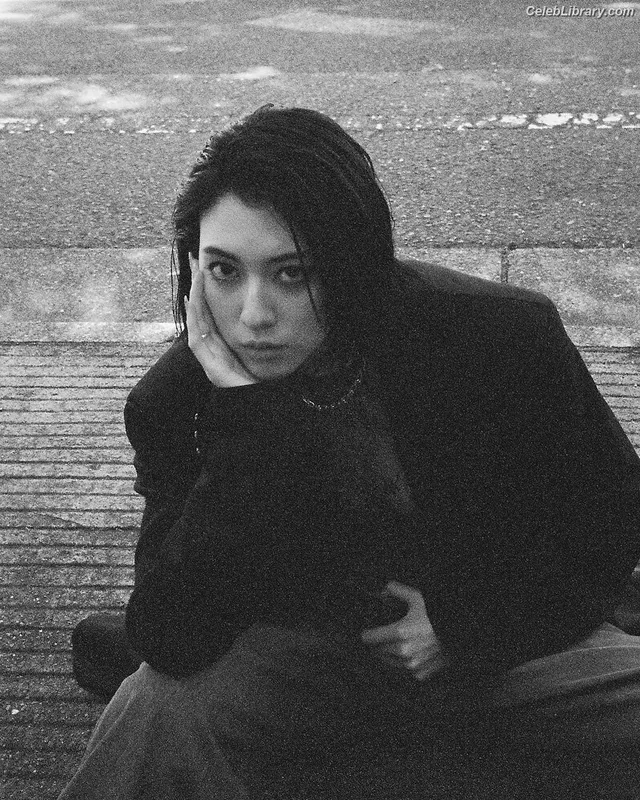 Ayaka Miyoshi photo 11 of 1210