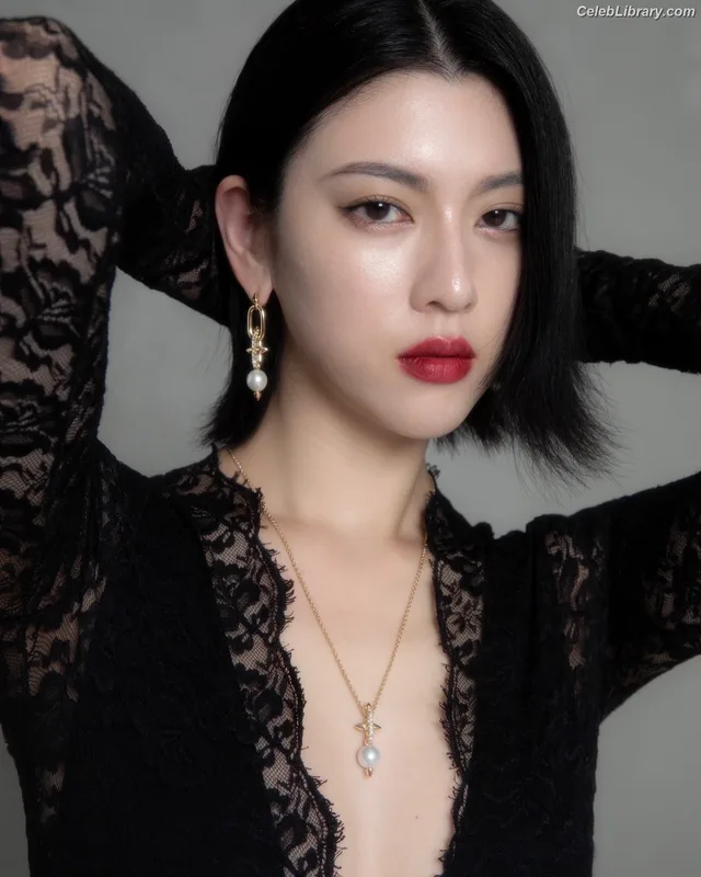 Ayaka Miyoshi photo 2 of 1210