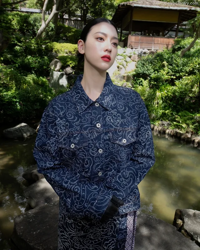 Ayaka Miyoshi photo 5 of 1210