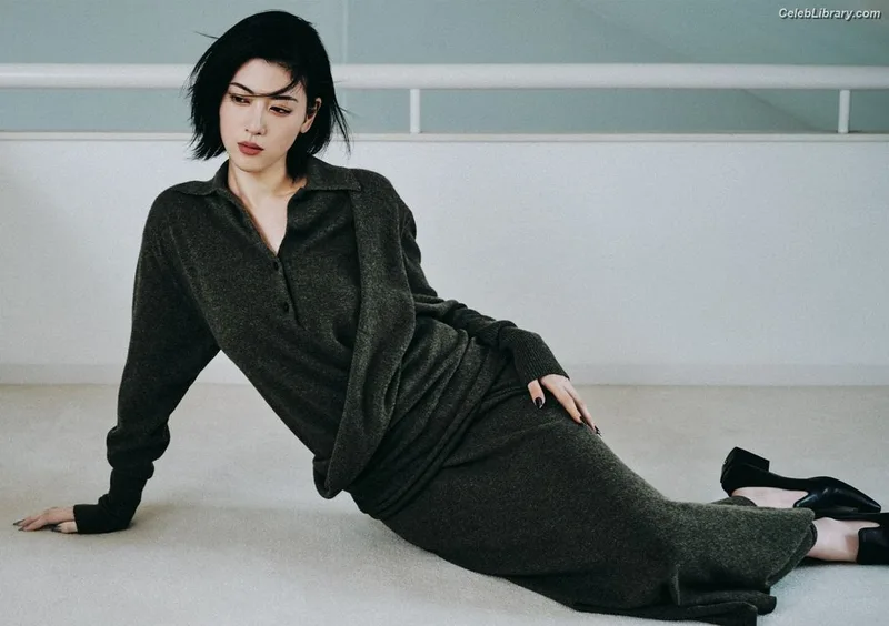 Ayaka Miyoshi photo 17 of 1210