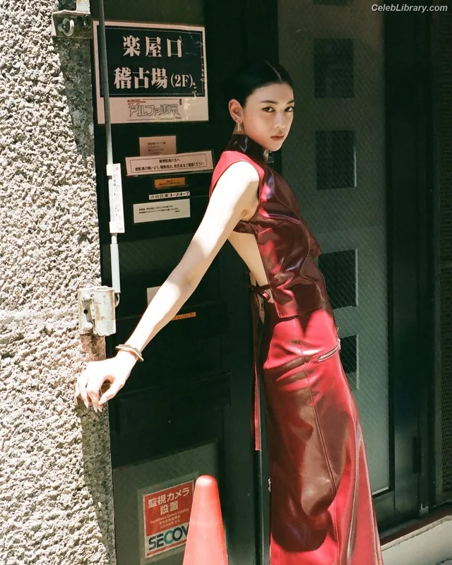 Ayaka Miyoshi photo 19 of 1210