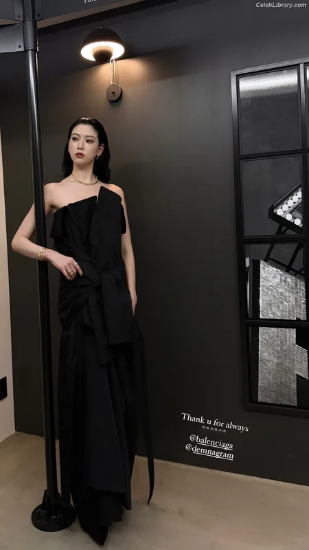 Ayaka Miyoshi photo 24 of 1210