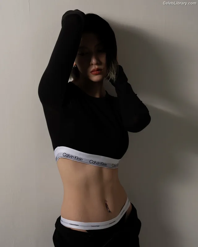 Ayaka Miyoshi photo 15 of 1210