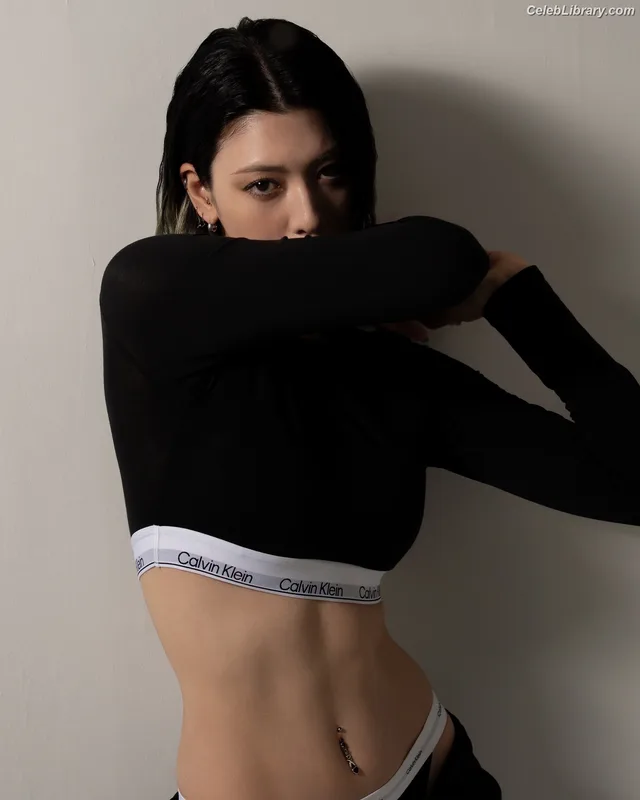 Ayaka Miyoshi photo 17 of 1210