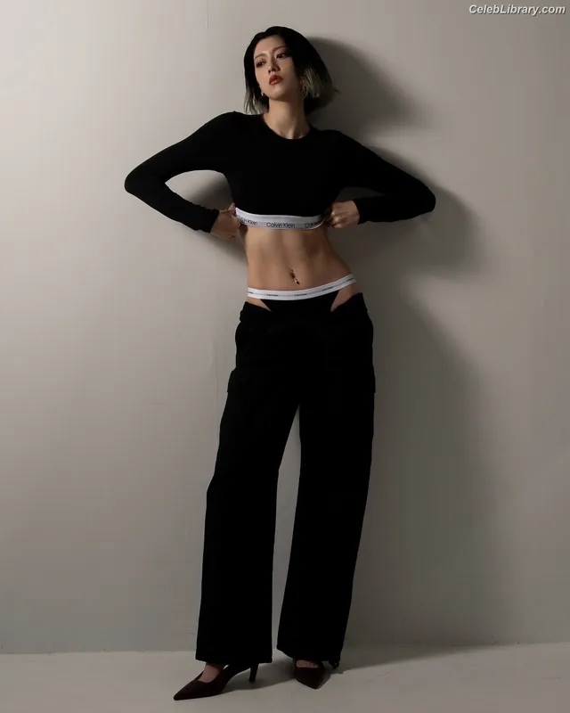 Ayaka Miyoshi photo 18 of 1210
