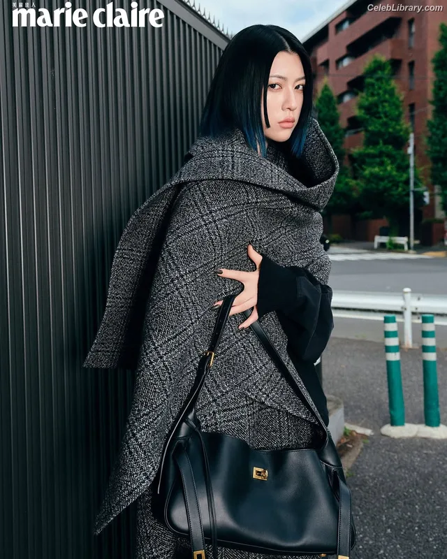 Ayaka Miyoshi photo 7 of 1210