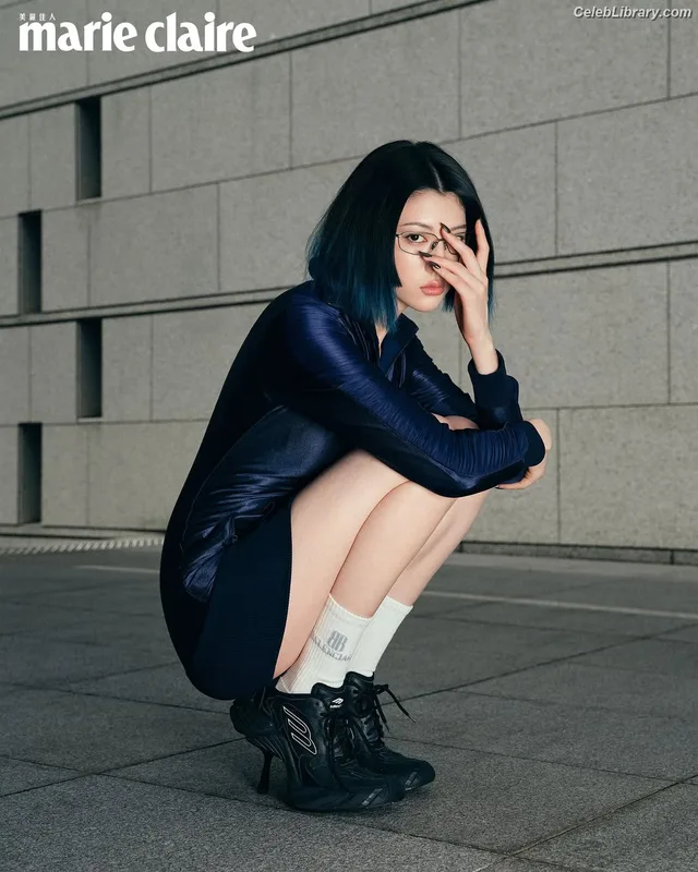 Ayaka Miyoshi photo 8 of 1210