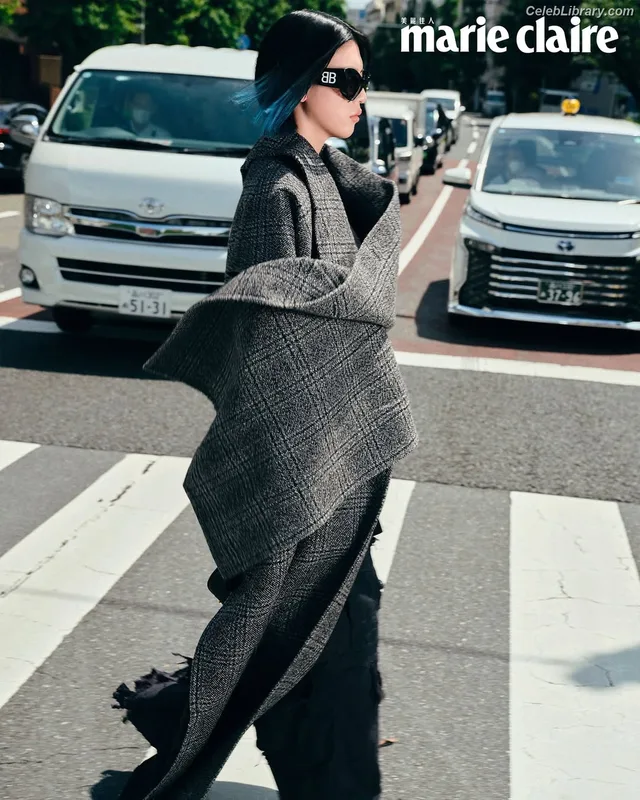 Ayaka Miyoshi photo 11 of 1210