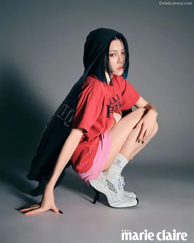 Ayaka Miyoshi photo 13 of 1210