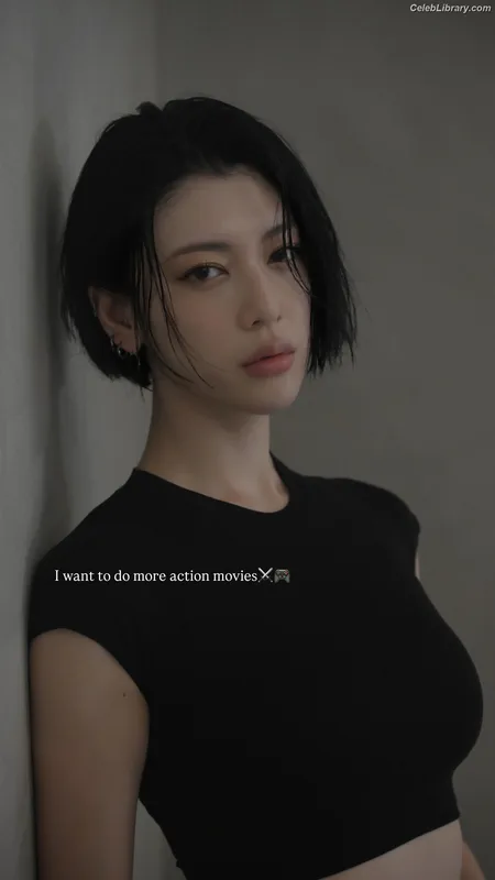 Ayaka Miyoshi photo 16 of 1210