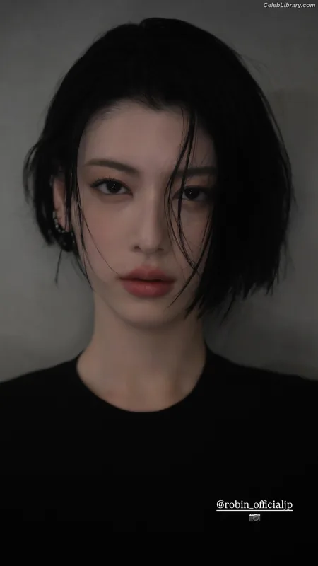 Ayaka Miyoshi photo 17 of 1210