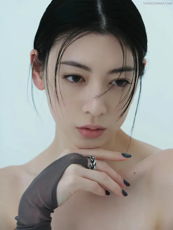 Ayaka Miyoshi photo 4 of 1210