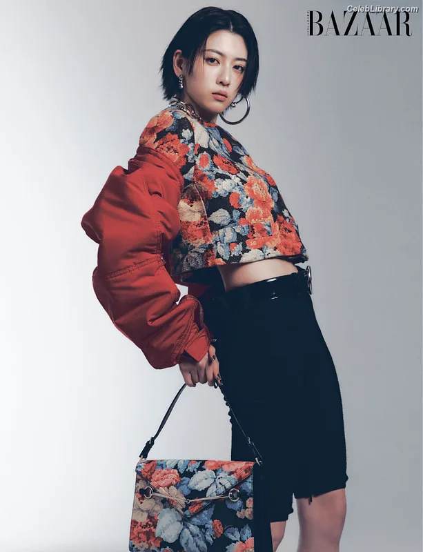 Ayaka Miyoshi photo 12 of 1210