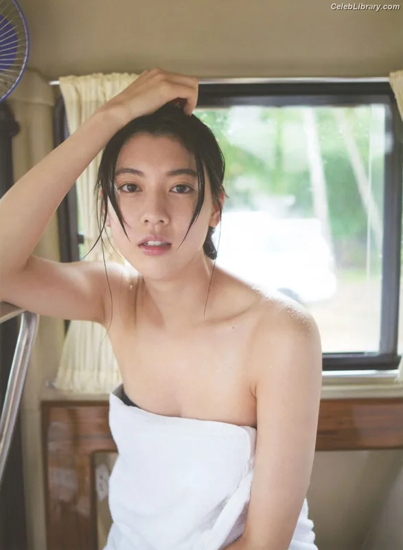 Ayaka Miyoshi photo 17 of 1210
