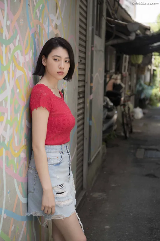 Ayaka Miyoshi photo 6 of 1210