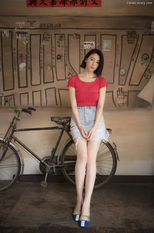Ayaka Miyoshi photo 7 of 1210