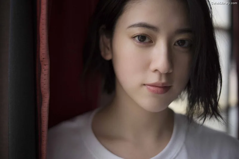 Ayaka Miyoshi photo 9 of 1210