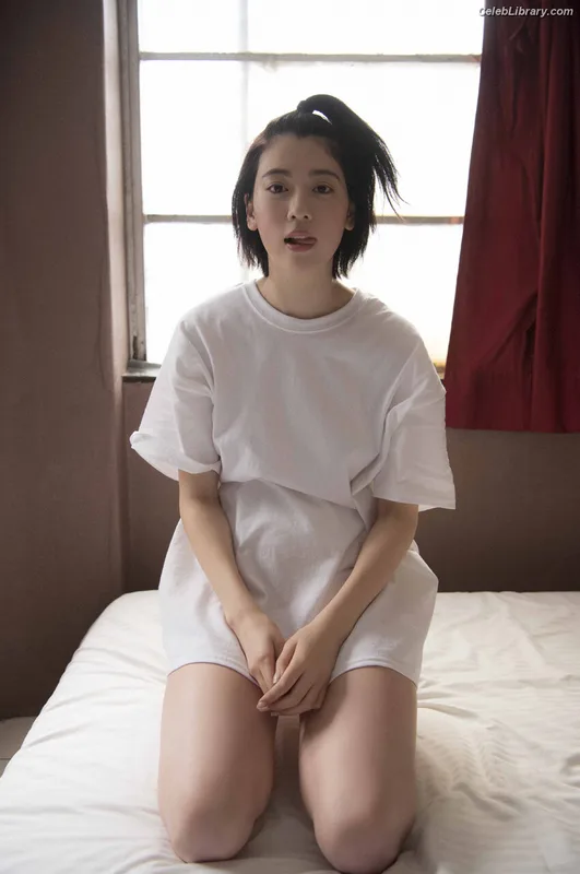 Ayaka Miyoshi photo 10 of 1210