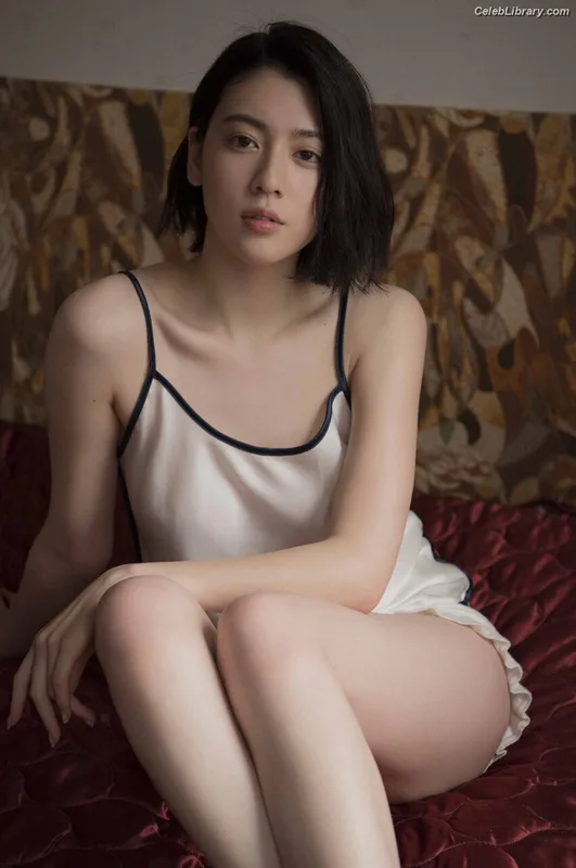Ayaka Miyoshi photo 12 of 1210