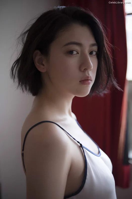 Ayaka Miyoshi photo 13 of 1210