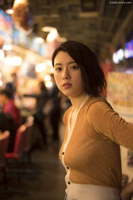 Ayaka Miyoshi photo 20 of 1210