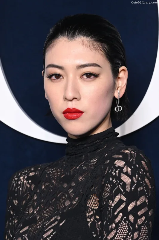 Ayaka Miyoshi photo 22 of 1210