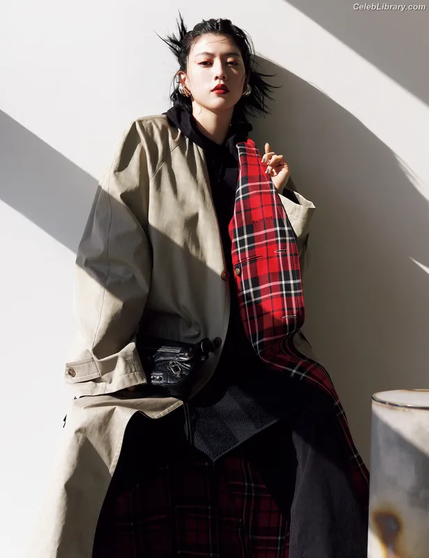 Ayaka Miyoshi photo 3 of 1210