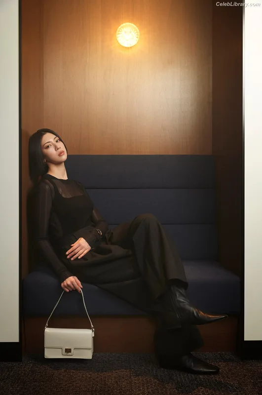 Ayaka Miyoshi photo 6 of 1210
