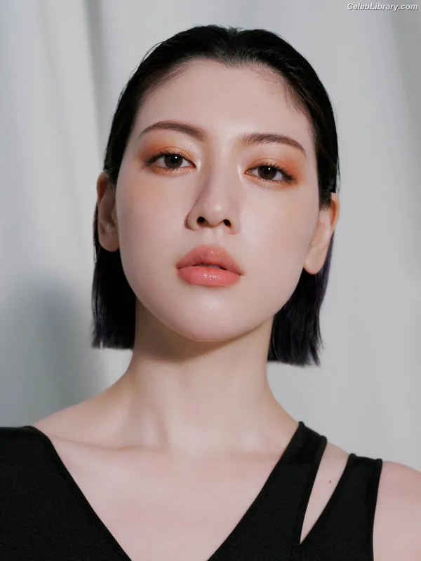 Ayaka Miyoshi photo 18 of 1210