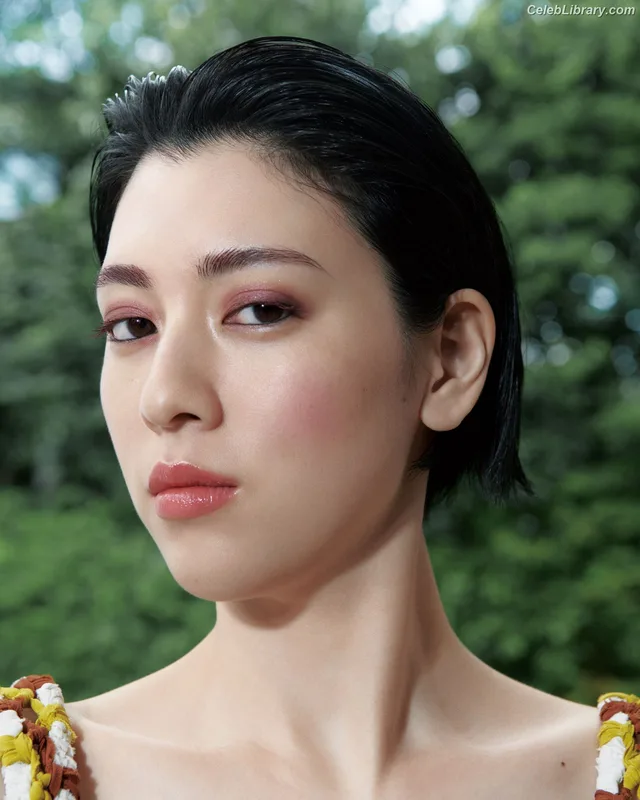 Ayaka Miyoshi photo 21 of 1210