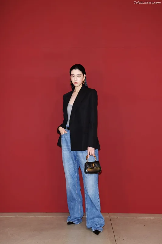 Ayaka Miyoshi photo 23 of 1210