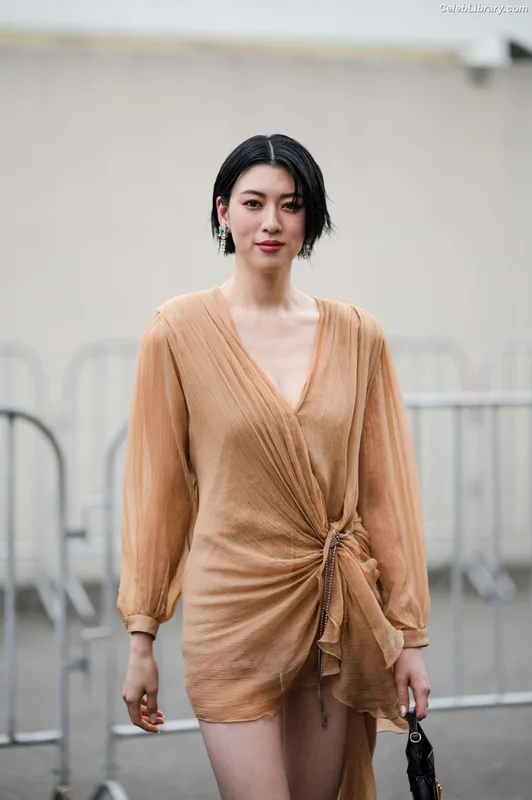 Ayaka Miyoshi photo 6 of 1210