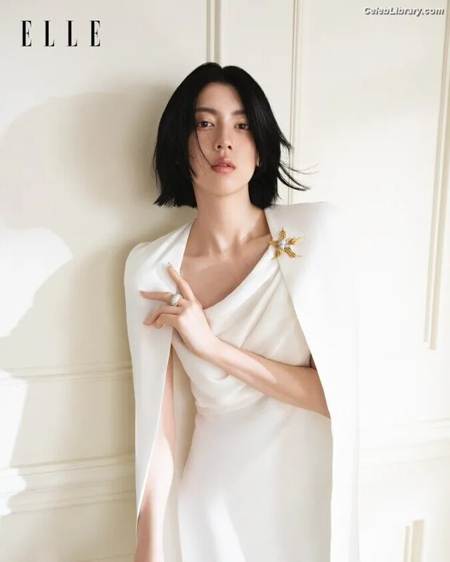 Ayaka Miyoshi photo 4 of 1210