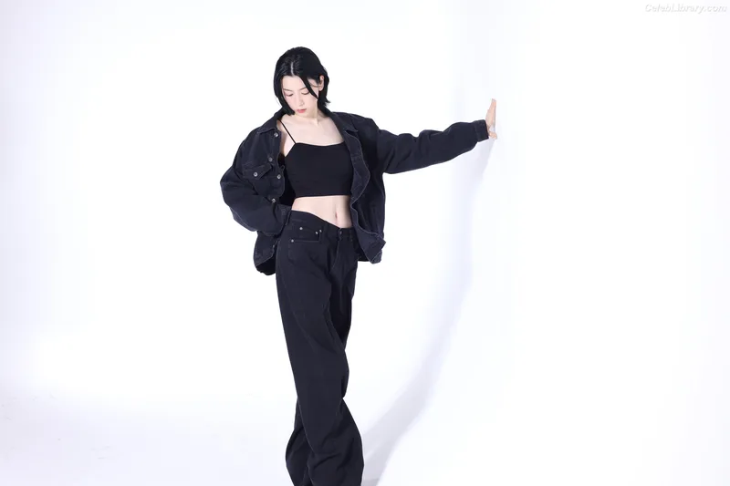 Ayaka Miyoshi photo 6 of 1210