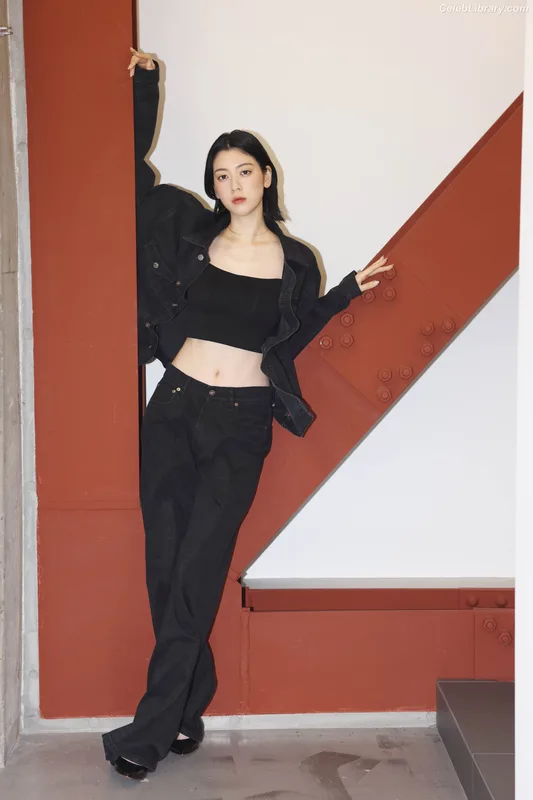Ayaka Miyoshi photo 12 of 1210