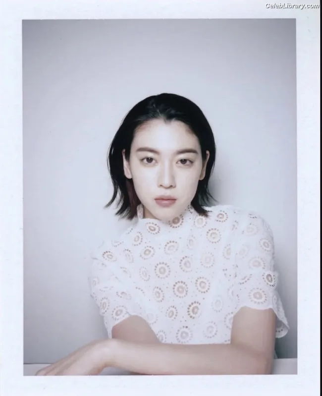Ayaka Miyoshi photo 19 of 1210