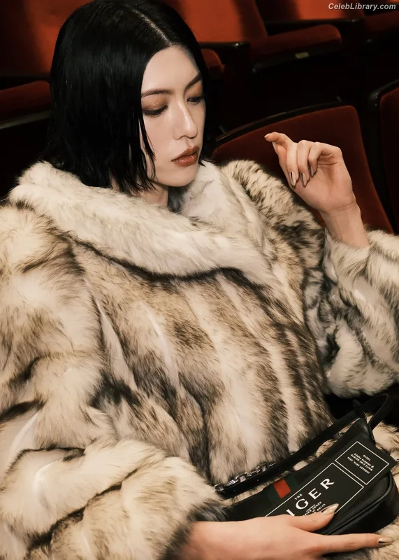 Ayaka Miyoshi photo 6 of 1210
