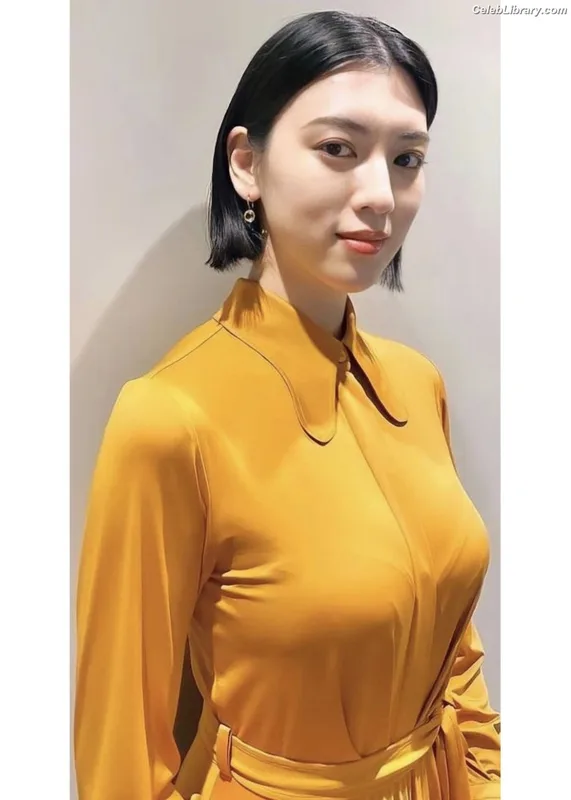 Ayaka Miyoshi photo 15 of 1210