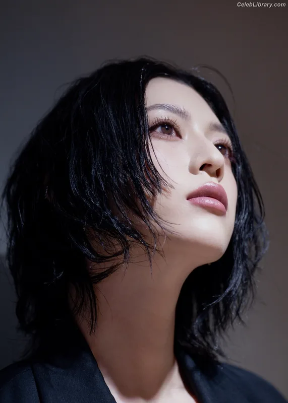 Ayaka Miyoshi photo 19 of 1210