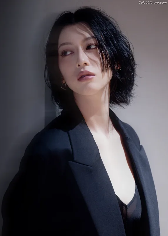 Ayaka Miyoshi photo 21 of 1210