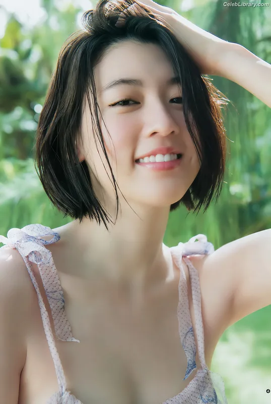 Ayaka Miyoshi photo 4 of 1210