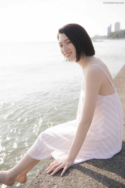 Ayaka Miyoshi photo 24 of 1210