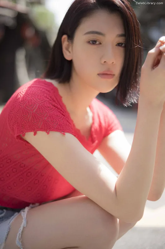Ayaka Miyoshi photo 4 of 1210