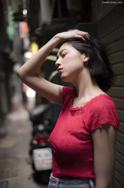 Ayaka Miyoshi photo 7 of 1210