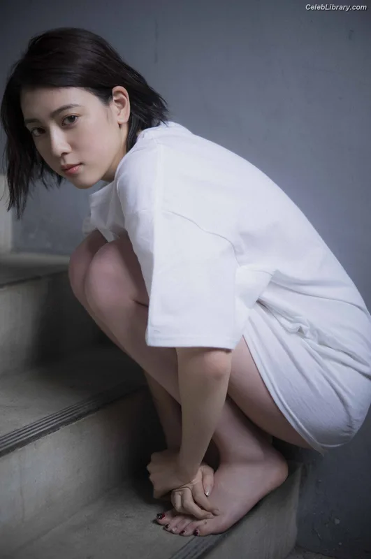 Ayaka Miyoshi photo 11 of 1210