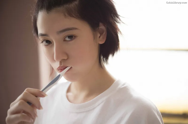 Ayaka Miyoshi photo 13 of 1210
