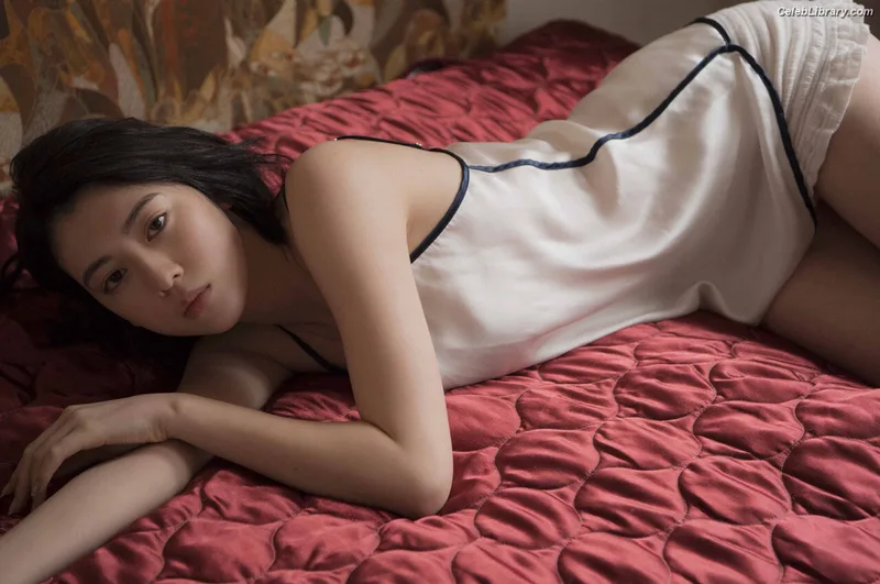 Ayaka Miyoshi photo 17 of 1210
