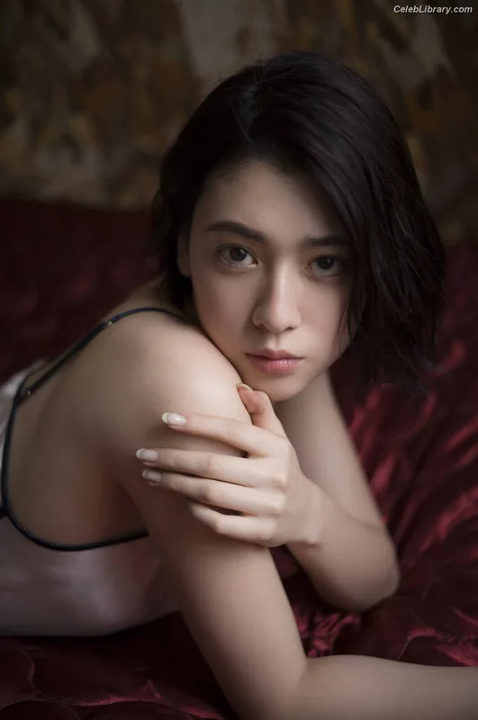 Ayaka Miyoshi photo 19 of 1210
