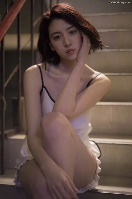 Ayaka Miyoshi photo 6 of 1210